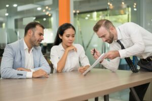 استراتيجيات-تطوير-مهارات-الاتصال-موظفي-الشركات-الصغيرة