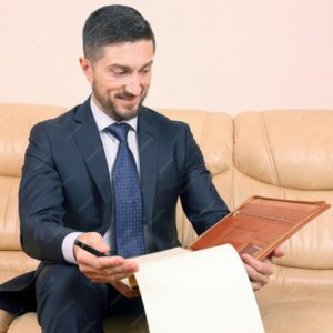 استراتيجيات-قانونية-للشركات-الصغيرة-والمتوسطة-التعامل-مع-قوانين-العمل